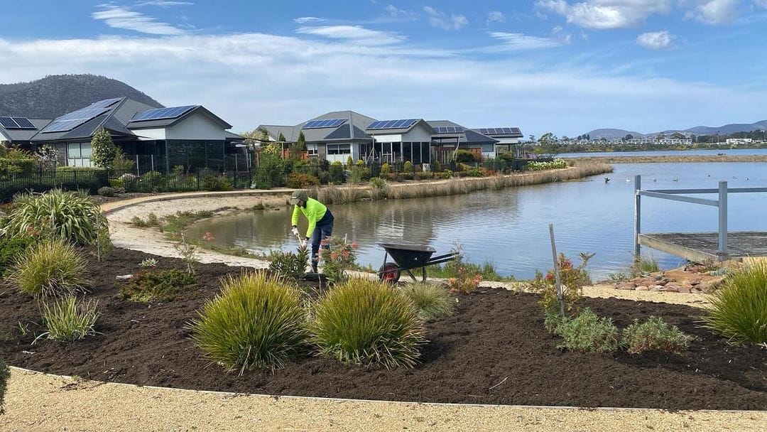 Garden clean-up and mulching service in Hobart